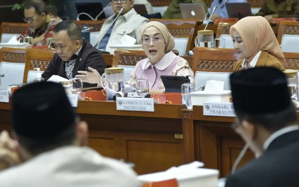 Penurunan Biaya Haji Cuma Rp1 Juta Dikritik DPR: Selly Pertanyakan Potensi Efisiensi dan Anggaran Kerugian Rp5 Triliun di Belakang Layar!