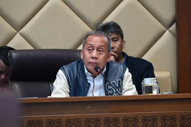 Kereta Cepat Harus Berdampak ke Rakyat Kecil! Roberth Rouw Minta Pemerintah Sediakan Kereta Reguler di Karawang, Layani Segmen Masyarakat Kecil