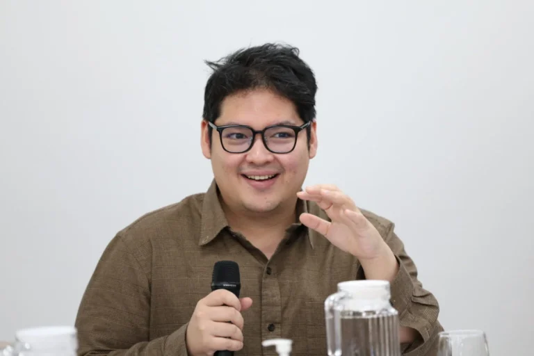 Indonesia di Persimpangan Revolusi AI: DPR Tegaskan Tidak Boleh Jadi Penonton Abadi! Kemajuan AI Harus Diatur Bijak, Kedaulatan Digital Jadi Kunci Masa Depan